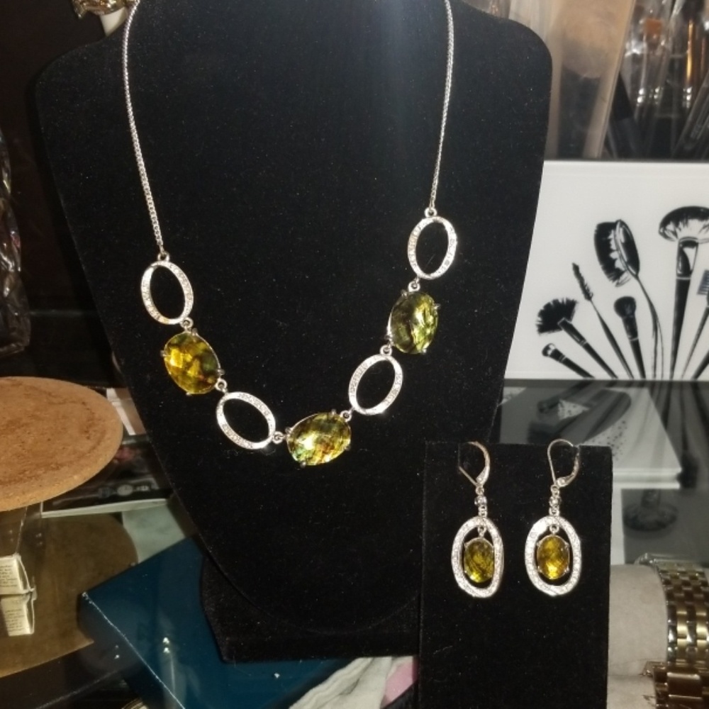 Custom Elegant Necklace Set